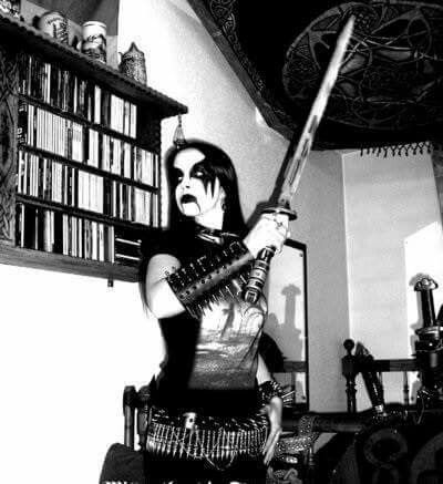 Blackmetal Aesthetic, Black Metal Fashion, Corpse Paint, Metalhead Girl, Metal Drawing, Black Metal Girl, Black Metal Art, Gothic Vampire, Heavy Metal Music