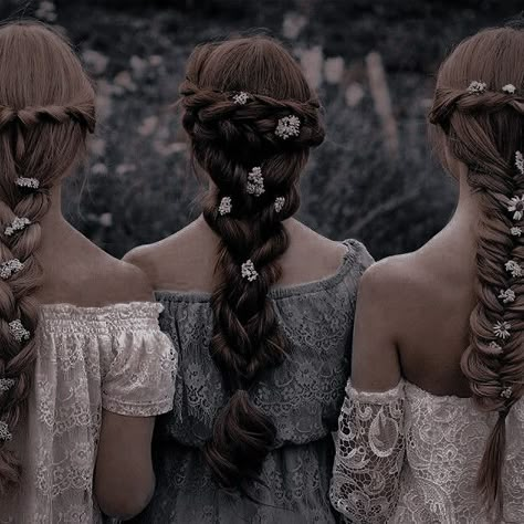 Feyre Archeron Aesthetic, Flowers Hairstyle, Archeron Sisters, Feyre Archeron, Prince Caspian, Family Trees, Vintage Grunge, I Dont Know, Character Aesthetic