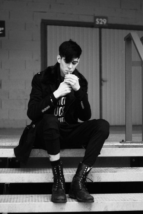 Goth Goth Male, Drop Kick, Goth Guy, Female Ocs, 80s Goth, Goth Guys, Goth Model, Style Indie, Tokyo Street Fashion