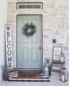 Entryway Decorating, Small Porch Decorating, Spring Porch Decor, Rustic Porch, Farmhouse Entryway, Farmhouse Front Porches, Farmhouse Porch, Small Front Porches, Farmhouse Front