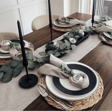 Dining Room Table Throws, Dark Wood Table Setting Ideas, Kitchen Island Decor Simple, Black Table Placemats, Modern Dining Table Place Setting, Runner On Dining Room Table, Modern Farmhouse Table Setting Dining Room, Dark Brown Dinner Table Decor, Dark Wood Kitchen Table Decor