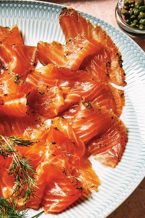 Smokehouse Ideas, Gravlax Recipe, Gluten Free Party Food, Gluten Free Party, Salmon Bagel, Leftover Salmon, Entertaining Recipes, Party Recipes, Winter Recipes