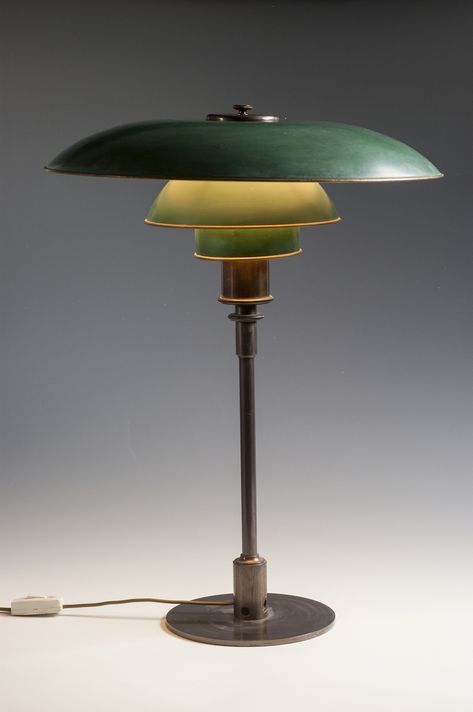 Clocks Art, Art Deco Lights, Deco Interiors, Lampe Art Deco, Deco Lighting, Interiors Art, Art Deco Interior Design, Poul Henningsen, Art Deco Lighting