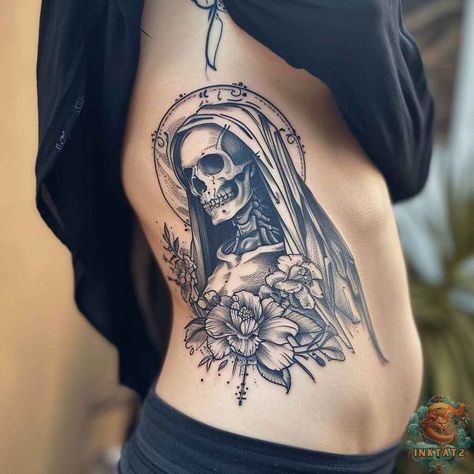 If you're looking for some inspiration for your next tattoo, or just want to see some of the most creative and well-done pieces out there, the subreddits r/tattoo and r/tattoos are the perfect places to start. Santa Muerte Altar Ideas, Santa Muerte Tattoo For Women, 92 Tattoo, Chest Neck Tattoo, Tattoo Real, Catrina Tattoo, Hyper Realistic Tattoo, Mexican Art Tattoos, Cool Wrist Tattoos