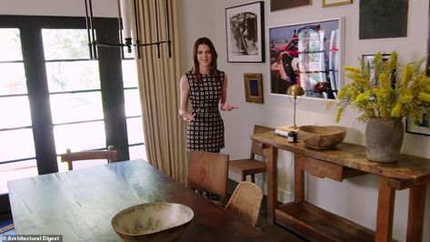 Sofas Facing Each Other, Gold Tub, Kendall Jenner House, Gold Bathtub, Two Sofas, Jenner House, Tracey Emin, James Turrell, Elegant Tiles