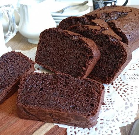 Cake au chocolat moelleux – Toute la cuisine que j'aime Low Sugar Carrot Cake Recipe, Cooking Box, Cake Filling Recipes, Homemade Bread Recipes Easy, Torte Cupcake, Cake Chocolat, Czech Recipes, Chocolate Bread, Plum Cake