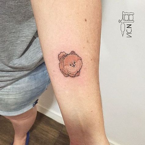 20 Pomeranian Tattoo Ideas & Designs Pomeranian Tattoo, Dog Outline Tattoo, Mini Instagram, Dog Pomeranian, Tattoos For Dog Lovers, Dog Memorial Tattoos, Dog Outline, Outline Tattoo, Omerta Tattoo