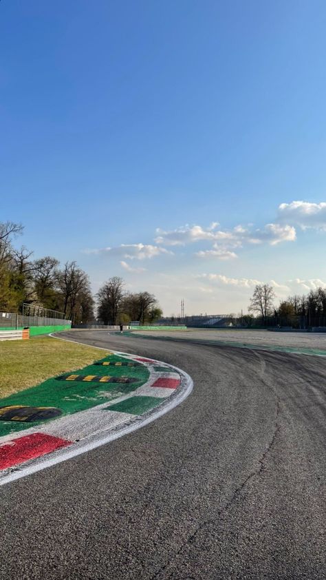 Monza F1 Track, Monza F1, F1 Track, 2023 Travel, Wall Pics, Romantic Adventures, Track Car, Graphic Design Lessons, Race Track