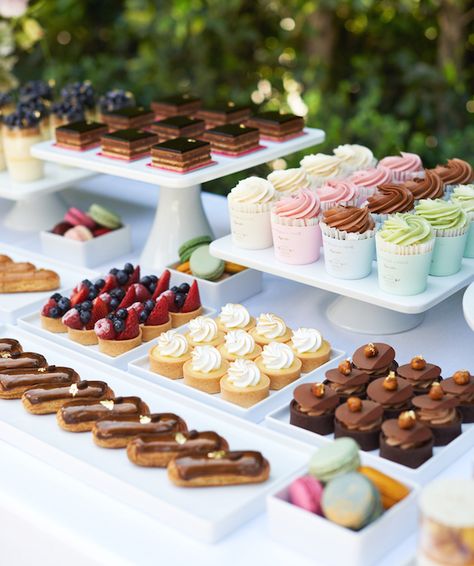 Bottega Louie, Catering Desserts, Sweet Bar, Party Food Buffet, Party Food Platters, Wedding Dessert Table, Dessert Display, Dessert Buffet, حلويات صحية