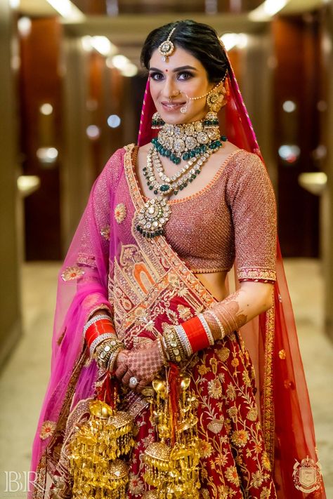 Gorgeous Diamond Raani Haars That We Gave Our Hearts To! Lehenga Colors, Wedding Dress Mermaid Lace, Jadau Jwellery, Reception Couple, Jewelry Room, Regal Wedding, Traditional Wedding Jewellery, Diamond Photography, Beautiful Lehenga