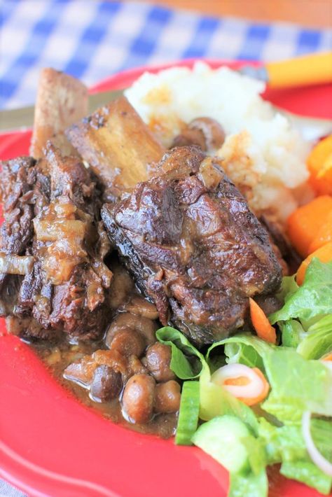 Beef or bison works well for rich, meaty, coffee braised short ribs. Long simmering in coffee and spices produces aromatic broth and meltingly tender ribs. Bison Short Ribs, Mexican Burger, Mashed Parsnips, Tender Ribs, Oven Recipe, Short Ribs Recipe, Braised Short Ribs, Broth Recipes, Beef Short Ribs