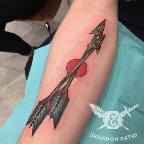 Resultado de imagen para arrow neotraditional tattoo Tattoo Arrow, Native Artifacts, Arrow Tattoo Design, Arm Tats, Traditional Tattoo Sleeve, Forearm Tattoo Design, Traditional Ink, Arrow Tattoo, Tattoo Arm