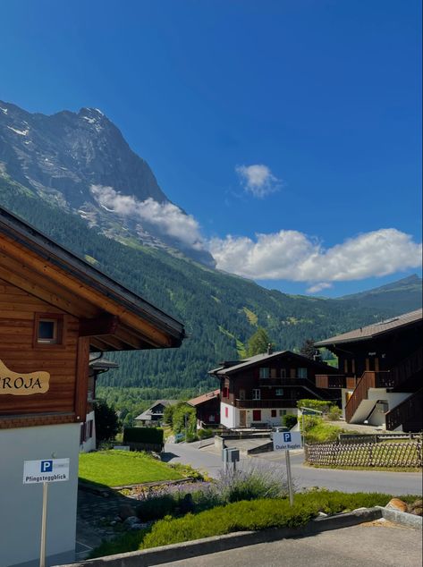 Switzer Land Aesthetic, Swithland Aesthetic, Switzerland Grindelwald, Places To Visit In Switzerland, Instagram Photo Inspiration, European Summer, 2024 Vision, Pretty Places, Countries Of The World