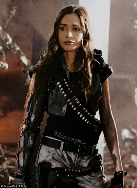 Raven Reyes Lindsey Morgan Raven Rayes Aesthetic, Lindsay Morgan The 100, Lindsey Morgan The 100, Raven Reyes Outfit, Lindsey Morgan Aesthetic, Raven Reyes Icon, The 100 Raven Reyes, Raven Rayes, Raven Reyes Aesthetic