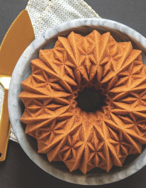 Nordic Ware Recipes, Bundt Desserts, Cakelet Recipes, Bourbon Cake, Cake Mug, Croatian Recipes, Salty Cake, Pound Cakes, Bundt Cakes Recipes