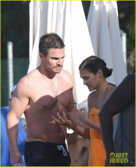 Stephen Amell Shirtless, Muscular Physique, Cassandra Jean, Robbie Amell, Stephen Amell Arrow, Arrow (tv Show), Oliver And Felicity, Arrow Oliver, St Barts