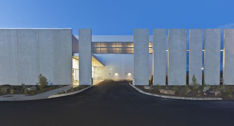 Gallery - Facebook Prineville Data Center / Sheehan Partners - 7 Warehouse Facade, Data Center Design, Industrial Office Design, Sign Board Design, Industrial Architecture, Home Surveillance, Factory Design, Data Center, Technology Design