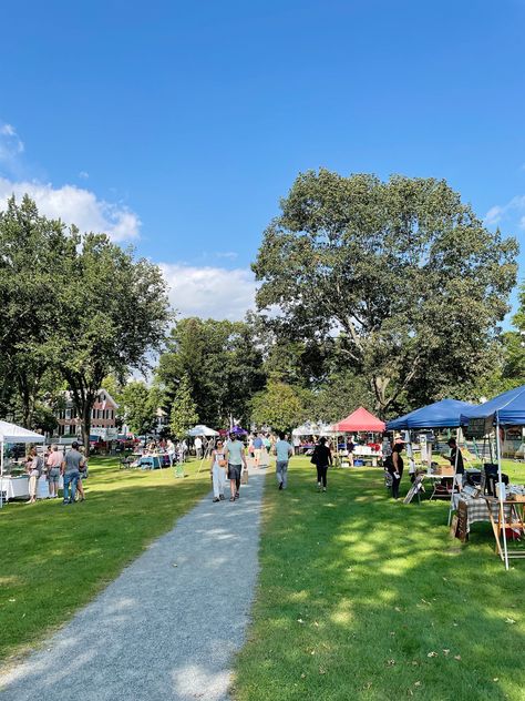 Woodstock’s weekly Farmer’s Market from June-October, Market on the Green is a must if you’re in town on Wednesdays in the summer. You’ll find everything from free face painting and live music to locally made shaved ice and wood fired pizzas. Lots of local farmers have stands too so you can stock up on fresh produce, cheese and more. Bring an appetite! Every Wednesday 3-6pm all summer. Things To Do In Woodstock Vermont, Woodstock Vt Things To Do, Fall In Woodstock Vermont, Taking Woodstock, Woodstock Vt, Woodstock Ny, Golf Magazine, Camping Area, Shaved Ice