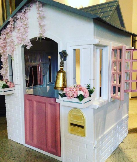 Outdoor Playhouse Renovation, Little Tikes Cottage Makeover, Little Tikes Cape Cottage Makeover, Little Tikes House Makeover, Playhouse Makeover Little Tikes, Cottage Playhouse Makeover, Playhouse Decor Interior, Small Playhouse Interior, Playhouse Transformation