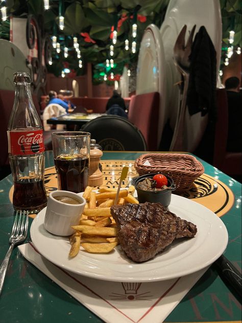 Restaurant based on the cartoon Ratatouille. Disneyland Paris France #ratatouille #disneyland #disney #remy #restaurant #paris #france #beef #frenchfries #cocacola Paris Disneyland, Restaurant Paris, The Cartoon, France Paris, Travel Photo, Disneyland Paris, French Fries, Paris France, Travel Photos