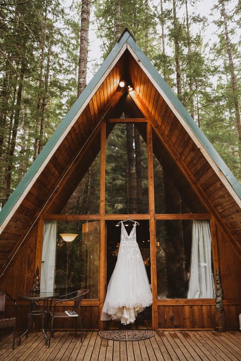 Seattle wedding photographer and videographer Rustic Wedding Suit, Mountain Top Elopement, Pacific Northwest Wedding, Rustic Mountain Wedding, Rustic Style Wedding, West Coast Wedding, Forest Cabin, After Eight, Outdoor Wedding Inspiration