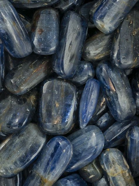 Kyanite Aesthetic, Crystal Aesthetics, Guide To Crystals, Gold Inspiration, Strong Energy, Crystal Vibes, Kyanite Crystal, Crystal Aesthetic, Fancy Stones