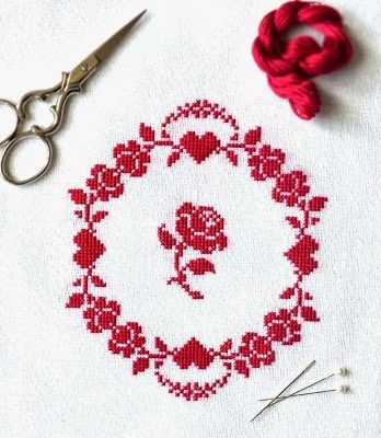 red 50 1 Pretty Cross Stitch, French Cross Stitch, Rose Embroidery Pattern, Cross Stitch Freebies, Pola Kristik, Cross Stitch Heart, Vintage Cross Stitches, 자수 디자인, Cross Stitch Rose