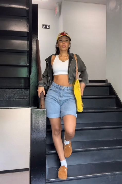 Chill Vibes Outfits, Summer Y2k Outfits Street Styles, Beachy Outfits Black Women, Spring Errands Outfit, Summer Streetwear Black Women, 90s Summer Outfits Black Women, Chill Summer Outfits Black Women, Summer Streetwear Fashion Women, Sundress Outfit Black Women