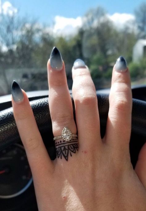 Finger Tattoos For Women Wedding, Ring Finger Tats For Women, Ring Tattoo For Women Fingers, Womens Finger Tattoos Ideas, Henna Ring Tattoo, Women Tattoo Wedding Ring, Diamond Ring Tattoo Designs For Women, Ring Cover Up Tattoo, Full Finger Tattoos For Women