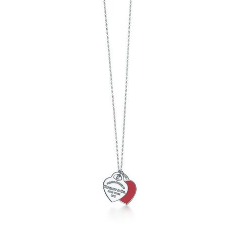 https://www.tiffany.com/jewelry/necklaces-pendants/return-to-tiffany-mini-double-heart-tag-pendant-63520594/ Tiffany Key Ring, Red Necklaces, Tiffany Key, Red Heart Necklace, Tiffany And Co Necklace, Return To Tiffany, Tiffany Necklace, Heart Red, Trending Necklaces