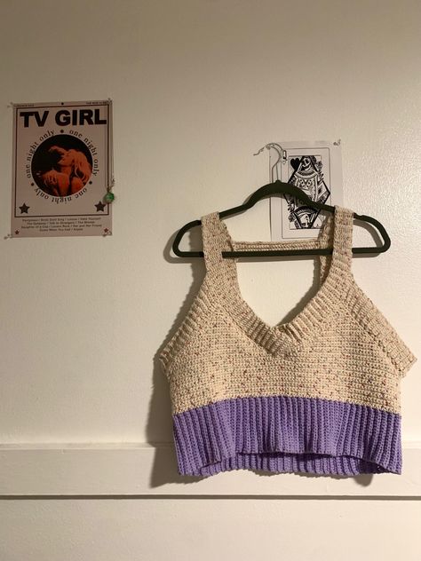 Eden Crop Top, Crochet Outfits, Tv Girls, Crochet Clothes, First Night, Girls Night, Eden, Crochet Projects, Crochet Top