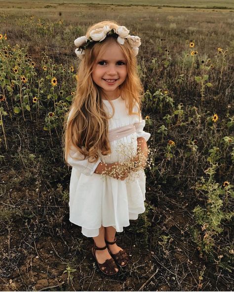 Boho style for a stroll in the fields! @balabekova.k . O estilo boho para um passeio pelo campo! @balabekova.k Bohemian Kids, Worst Feeling, Wedding Photography Family, A Good Relationship, Bad Breakup, Good Relationship, Boho Kids, After Break Up, Future Family