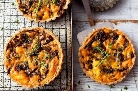 Caramelised red onion quiche recipe - goodtoknow Simple Christmas Recipes, Quiche Dinner, Homemade Quiche, Onion Quiche, Quiche Lorraine Recipe, Vegetable Quiche, Mini Tarts, Christmas Recipes Easy, Mini Tart