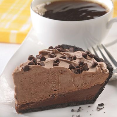 Peanut Butter Frozen Pie and 5 Other Frozen Pie Recipes Frozen Pie Recipes, Frozen Pies, Nutella Pie, Chocolate Crumbs, Pie Pie, Kitchen Basics, Mudslide, Frozen Pie, Make Ahead Desserts