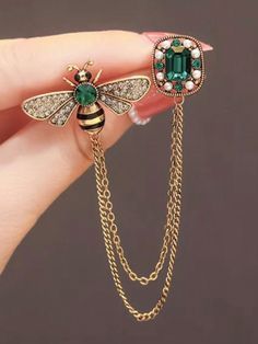 Rhinestone Outfit, Sweater Pin, Vintage Bee, Bee Brooch, Collar Pins, Fashion Business Casual, Animal Brooch, Diy Schmuck, Bijoux Diy