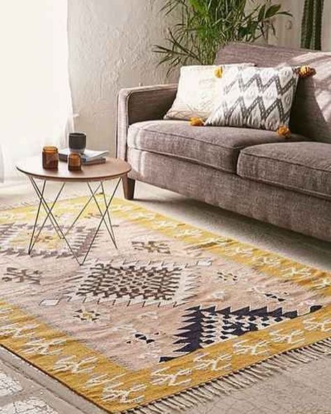 [New] The 10 Best Home Decor Today (with Pictures) #HomeDecor Rug Urban, Magical Thinking, Classic Rugs, Kilim Woven, A Living Room, Bohemian Home, On The Floor, Room Colors, Interior Design Trends