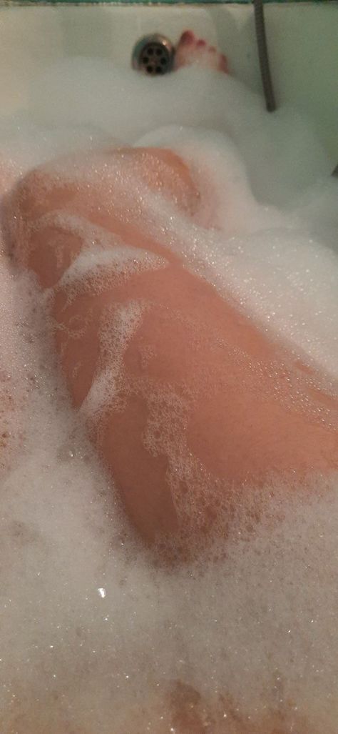 Hands With Drip In Hospital, Academia Hairstyle, Bath Aesthetic, Girl Gang Aesthetic, Eye Pictures, Instagram Party, Wrist Tattoos For Women, Cute Instagram Pictures, Pretty Legs