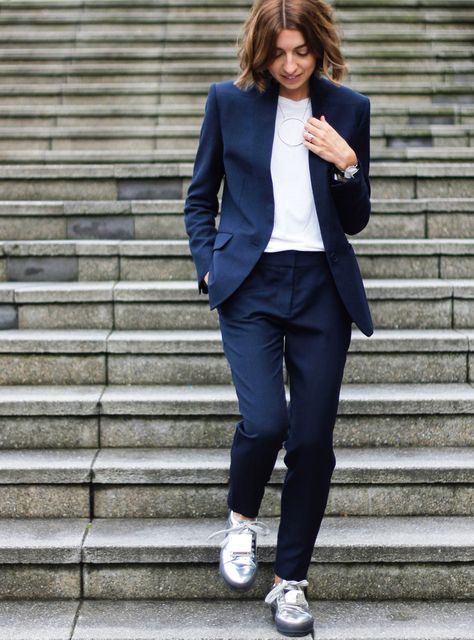 14 Ways To Wear Trainers Now+#refinery29uk Sporty Office Outfit, Teen Fashion Style, Psychologist Outfit, Brittany Bathgate, Fashion For Work, Trainers Outfit, Most Popular Shoes, Professional Style, Popular Shoes