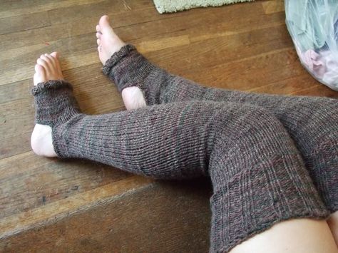 knit leg warmer pattern | Pattern: Sausalito Stirrup Socks from Lion Brand, sort of, not really. Leg Warmer Pattern, Leg Warmers Knitting Pattern, Stirrup Socks, Knit Leg Warmers Pattern, Leg Warmers Pattern, Neat Clothes, Knit Slippers, Diy Textiles, Knit Leg Warmers