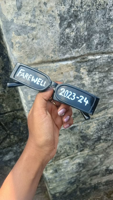 #farewell #school #glasses Senior Farewell Ideas, Farewell Ideas Decoration, Ideas For Farewell Party, Decoration For Farewell Party, Fairwell Party Ideas, College Farewell, Last Day At School, Farewell Ideas For Seniors School, Fairwell Ideas