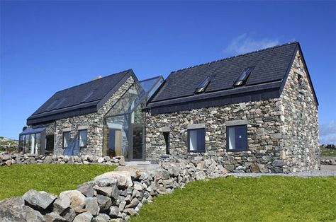 In touch modern stone cottage Ireland Cottage Extension, Swiss Cottage, Case In Pietra, Irish Houses, Stone Cottages, Glass Staircase, Irish Cottage, Cottage Renovation, Cottage Exterior