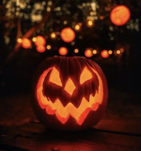 Halloween Jack O Lanterns Aesthetic, Scary Halloween Aethstetic, Jack O Lantern Aesthetic, Pumpkin Widget, Halloween Astethic, Europe Autumn, Autumn Angel, Spring Witch, Horror Things