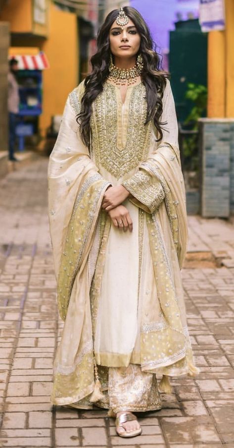 Milad / Dua e khair bride dress inspo Indian Dress Casual, Dua E Khair, Scarfs Ideas, Party Outfit Winter, Wedding Party Dress Guest, Party Dress Night, Trendy Party Outfits, Best Party Dresses, Winter Party Outfit