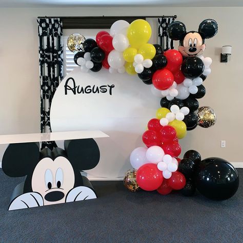 How cute was this Mickey Mouse setup 🥰🥰🥰 we have backdrops, balloons, props and so much more BOOK US today for your next event  #balloons… Birthday Decor Balloons, Mickey Birthday Cakes, Mickey Mouse Balloon, Mickey Mouse Theme Party, Foam Table, Mickey Mouse Birthday Decorations, Mickey First Birthday, Mickey 1st Birthdays, Mickey Mouse Themed Birthday Party