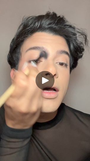 7.1M views · 152K reactions | Maquillaje de calavera fácil y rápido de hacer 🖤💀 tutorial de maquillaje para Halloween | Brayan Catrina Costume, Glitter Makeup Looks, Halloween Tutorial, Male Makeup, Halloween Stuff, Glitter Makeup, Family Reunion, Holidays And Events, Halloween Makeup