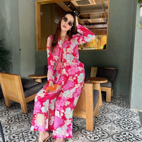 KF KRITVA FASHION Women Floral Print 2-Piece Co-Ord Set 🛍Fabric : Cotton Rayon 100% 🌸Sizes: S(36), M(38), L(40), XL(42), XXL(44) 🌈 🏂 Singles & Bulk Available ⛷ To Order and Query WhatsApp 👇 ➡️ +91 9724012368 #cotton #cottoncord #cottoncoordset #coord #cordset #westernstyle #casual #casualstyle #westernfashion #embroidery #indianethnicwear #casualoutfit #casualstyle #casualcoord #westernstyle #westernfashion #westernlifestyle #online #onlinestore #ethnicware #erhnicstore #casualstyle #cas... Cord Set, Coord Set, Indian Ethnic Wear, Co Ord Set, Co Ord, Fabric Cotton, Western Fashion, Fashion Women, 2 Piece