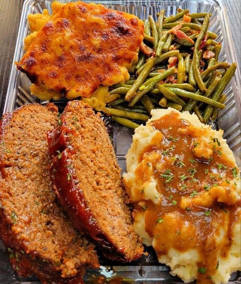 Soul Food Menu, Cooking Soul Food, Meatloaf Dinner, Homemade Comfort Food, Cooked Meal, Soul Food Dinner, Easy Healthy Lunches, Food Crush, Food Babe