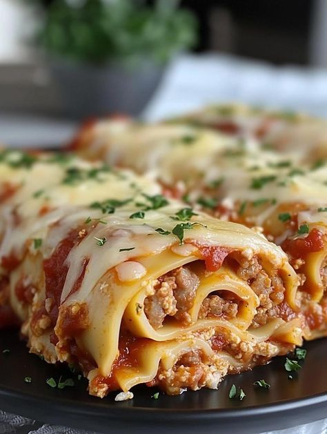 3 Cheese Lasagna Roll Ups, 3 Cheese Sausage Lasagna Roll Ups, Lasagne Roll Ups Easy, Rolled Lasagna Recipe, Lasagne Rollups, Sausage Lasagna Recipe, Lasagne Roll Ups, Fried Salmon Patties, Chicken And Dressing Casserole