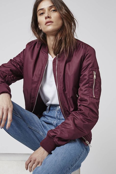 SHOP: 21 Cheap Bomber Jackets to Buy Now @stylecaster #trending #shop Burgundy Bomberjack Outfit, Burgundy Jacket Outfit, Blond Amsterdam, Burgundy Jacket, Stefan Janoski, Bomber Jackets, Inspired Outfits, Looks Style, Mode Inspiration