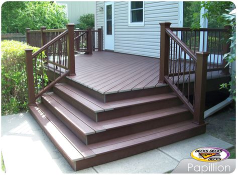 L Shaped Deck Stairs, 45 Degree Deck Stairs, Deck With Corner Steps, Angled Deck Stairs, Corner Steps On Deck, Deck Corner Stairs, Deck Stair Ideas, Corner Stairs On Deck, Deck Stairs Ideas